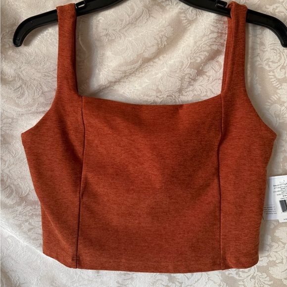Beyond Yoga Tops - NWT Beyond Yoga Crop Workout Top in Chestnut